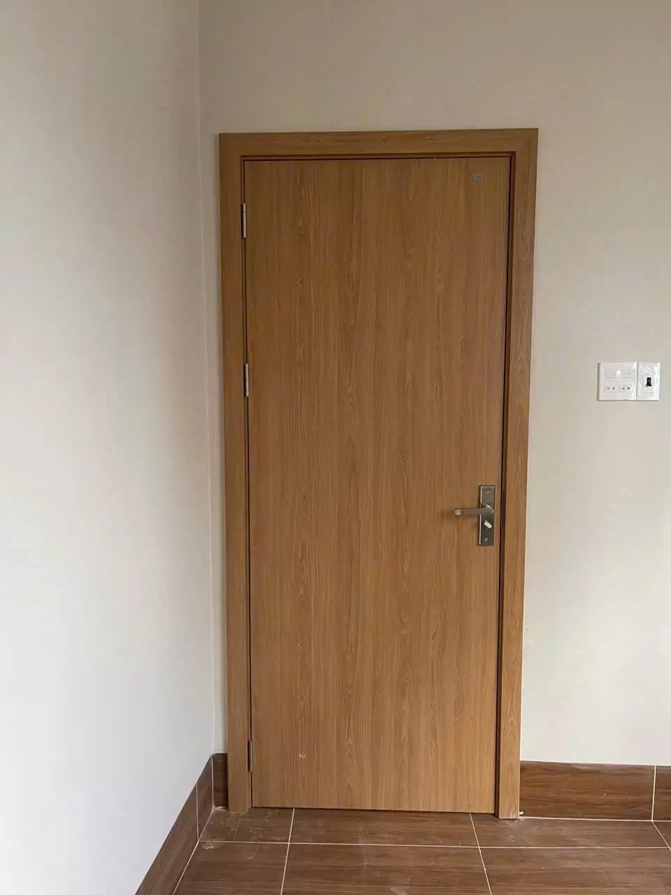 CỬA NHỰA COMPOSITE - MẪU 7